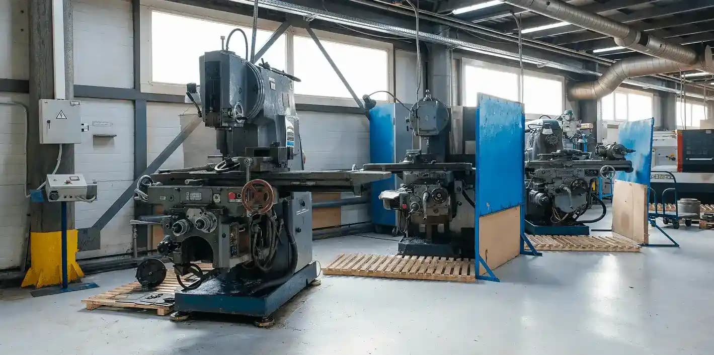 3 универсальных фрезерных станка для изготовления единичных изделий